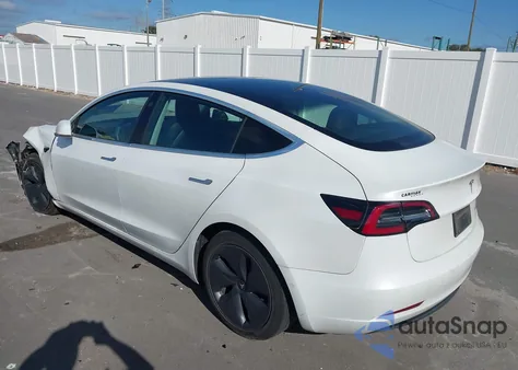 2019 Tesla Model 3 Long Range/Performance z USA, uszkodzony, nr VIN 5YJ3E1EB6KF437391